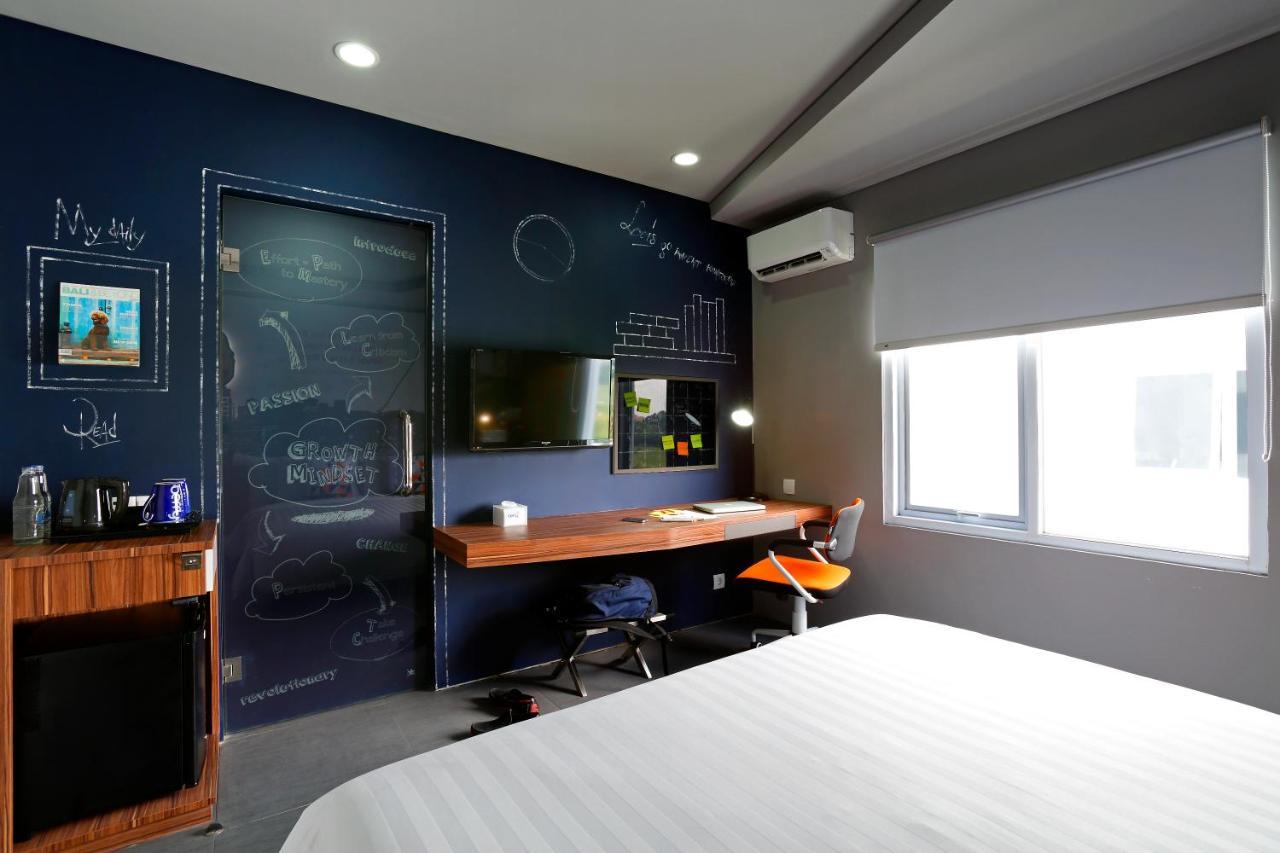 Berry Biz Hotel Sunset Road เซมินยัค ภายนอก รูปภาพ