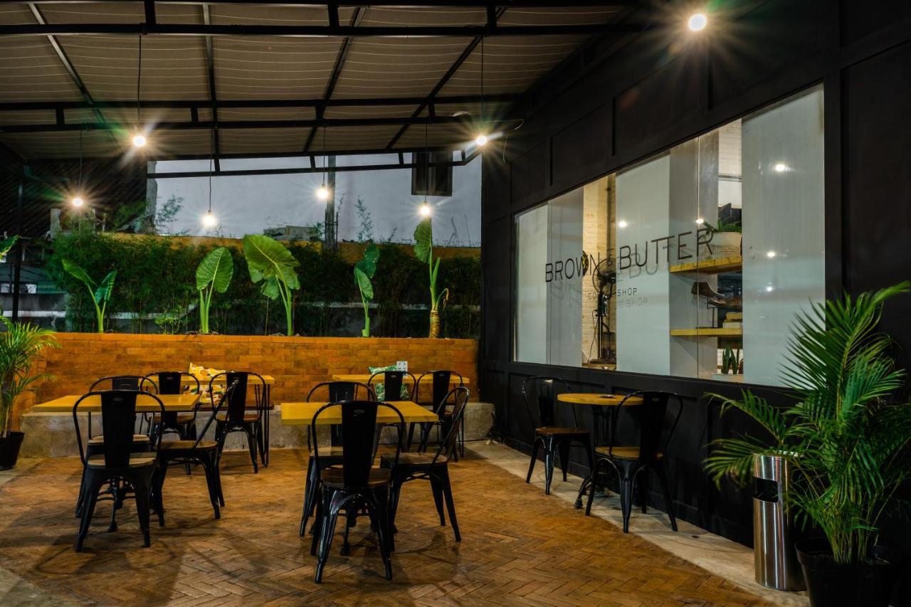 Berry Biz Hotel Sunset Road เซมินยัค ภายนอก รูปภาพ