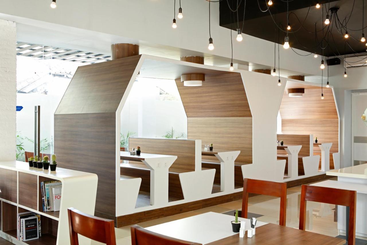 Berry Biz Hotel Sunset Road เซมินยัค ภายนอก รูปภาพ