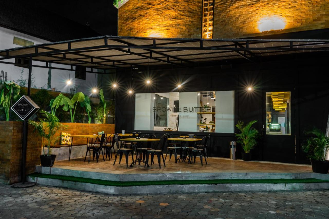 Berry Biz Hotel Sunset Road เซมินยัค ภายนอก รูปภาพ