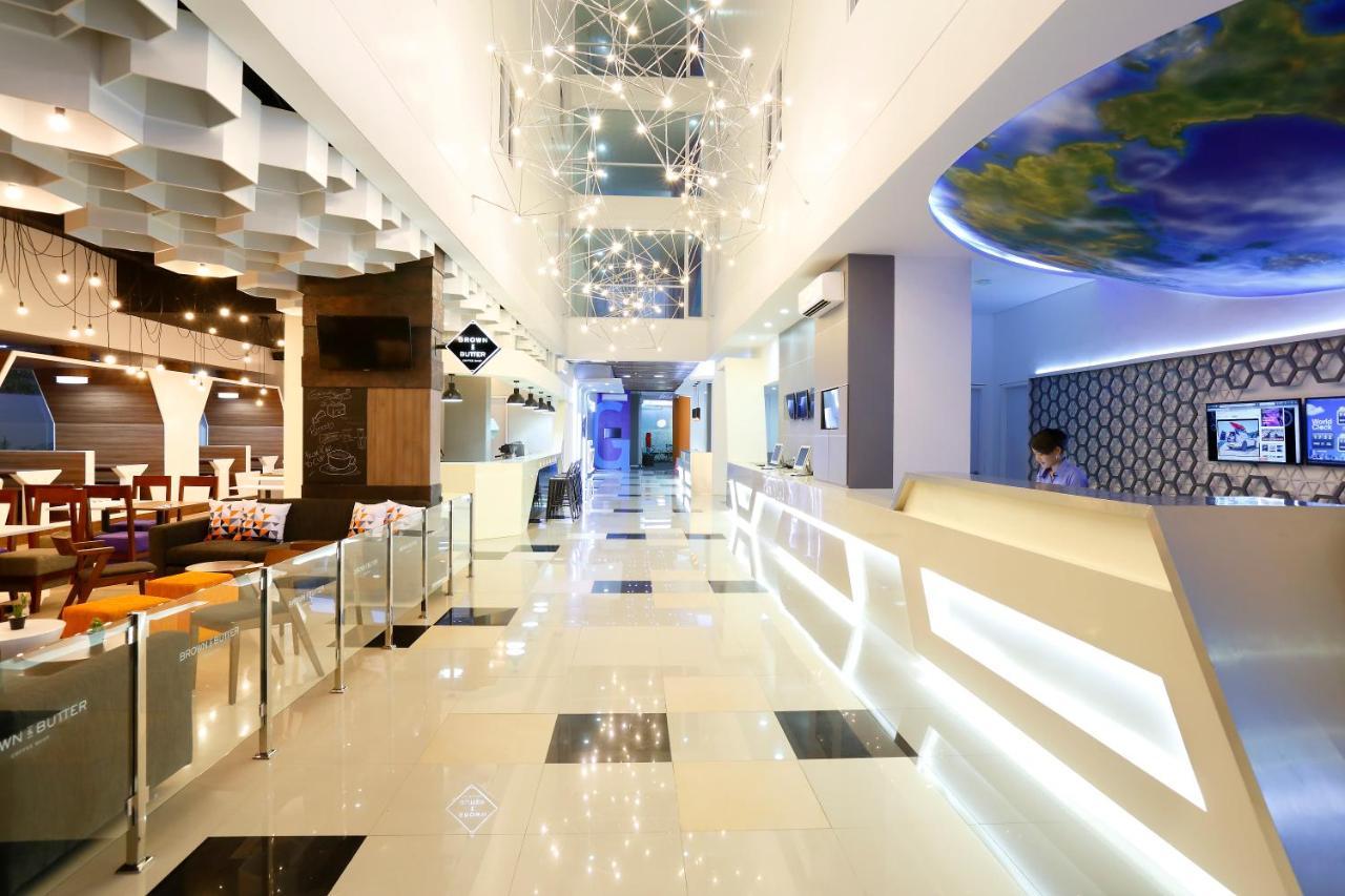 Berry Biz Hotel Sunset Road เซมินยัค ภายนอก รูปภาพ